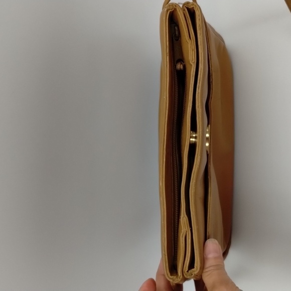 Vtg Tan crossbody shoulder crossbody bag multi pocket sections magnetic zip top - Picture 5 of 11